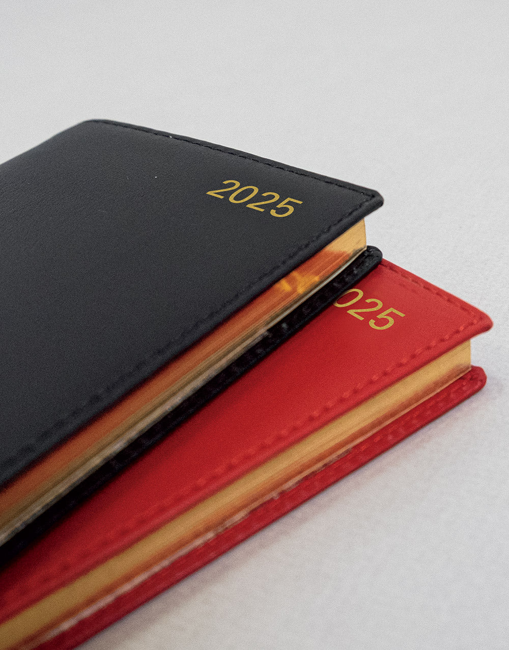 Belgravia Slim Landscape Week to View Leather Diary with Appointments and Planners 2025 - English - 25-C33SRD#colour_red